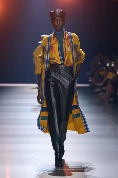 Look 5
